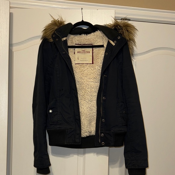 Hollister Women's Navy Blue Bomber Jacket with Faux Fur Trim - Picture 1 of 4